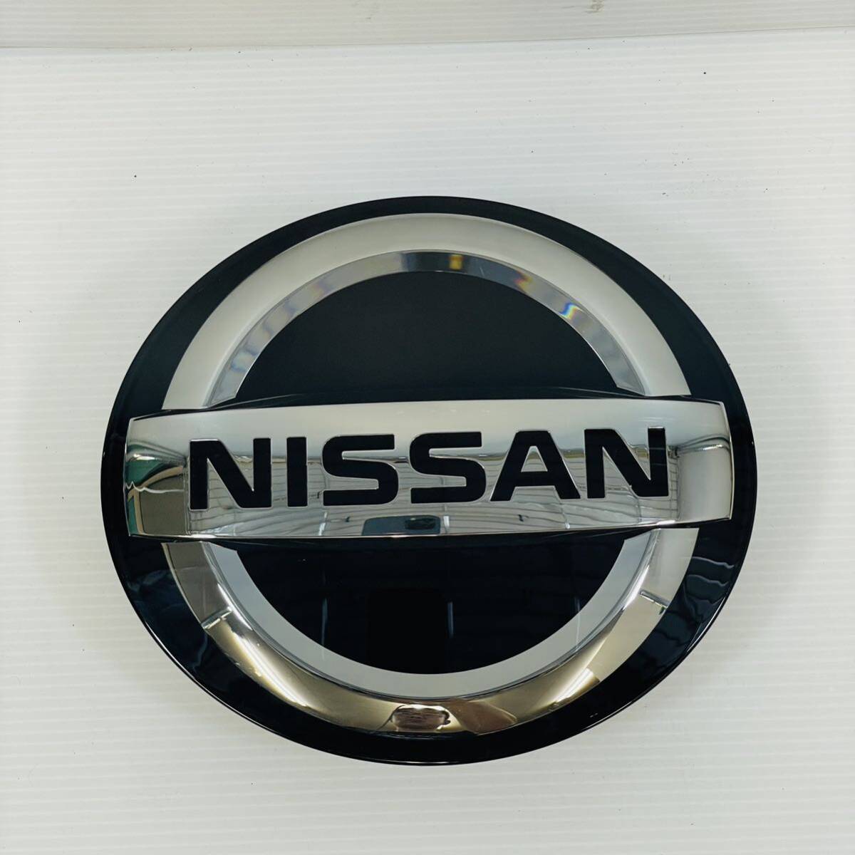 Yahoo!オークション - D32 日産純正エンブレム62890 7FW0A ミリ波レー