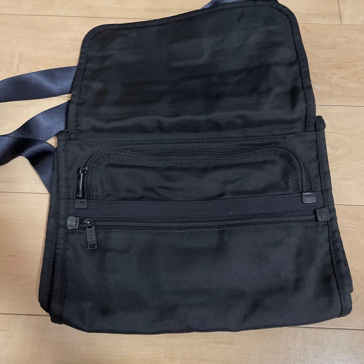TUMI ショルダーバッグ 22112DH Alpha Ballistic Travel Flap Zip