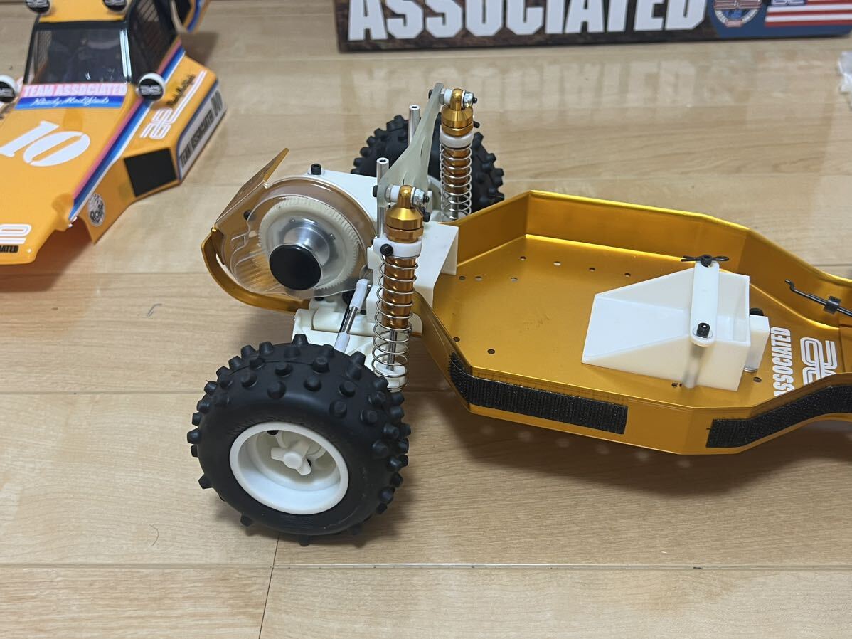 Yahoo!オークション - アソシ RC10 40周年 組み立て済み 未走行