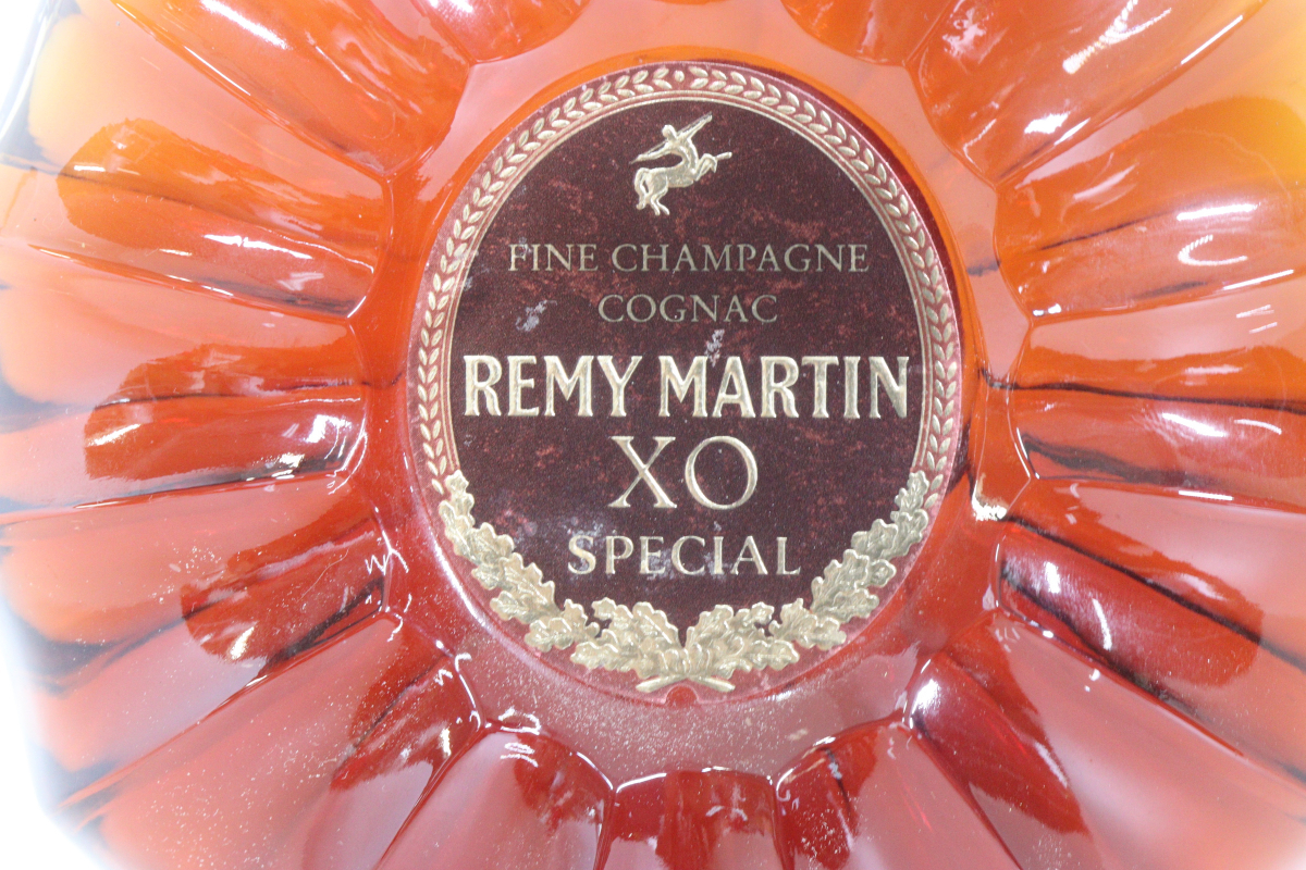 猫ちゃん[未開栓] 箱つき REMY MARTIN XO SPECIAL 猫ちゃん[未開栓] 箱