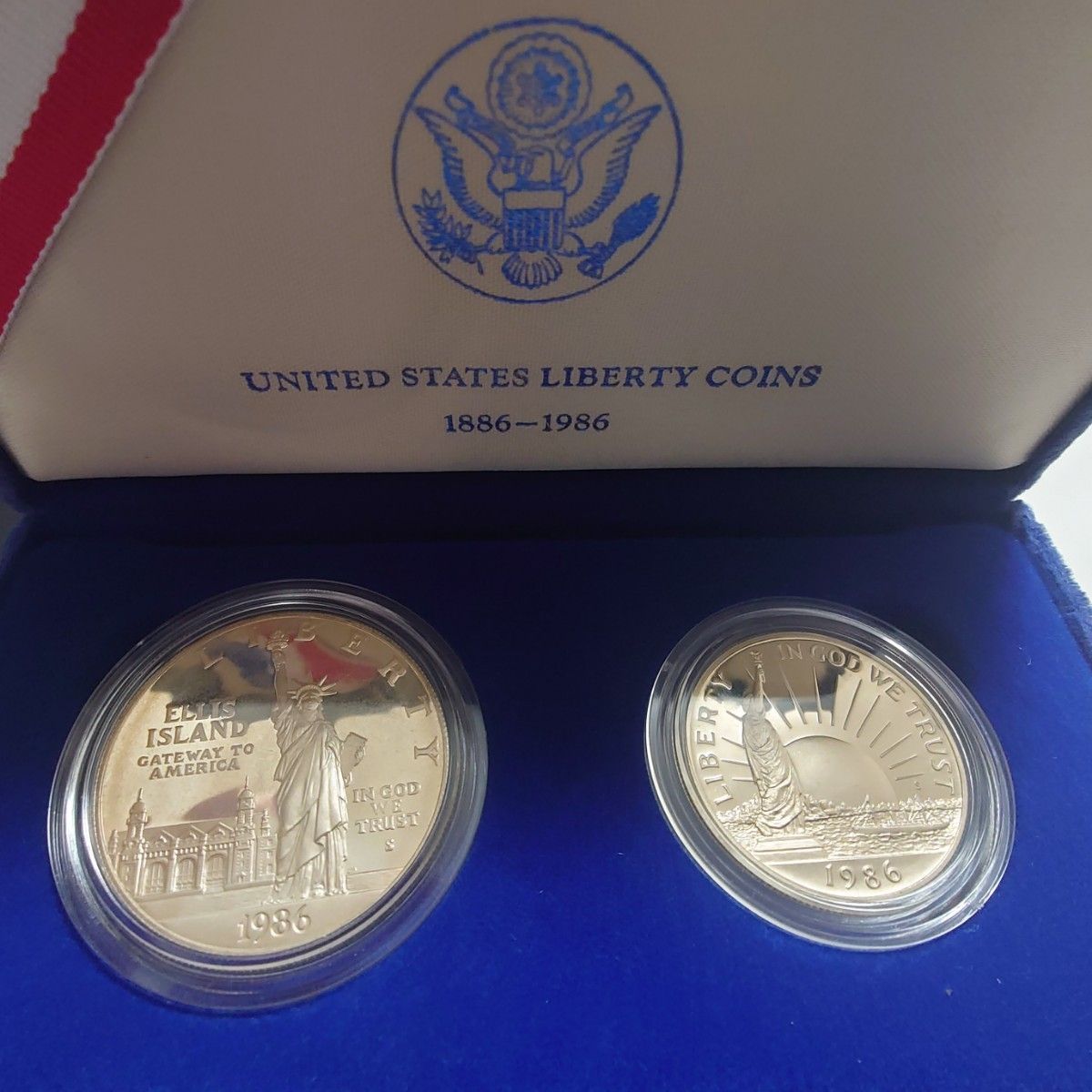 1986年アメリカ銀貨 自由の女神 リバティ1ドル記念銀貨＋ハーフダラー