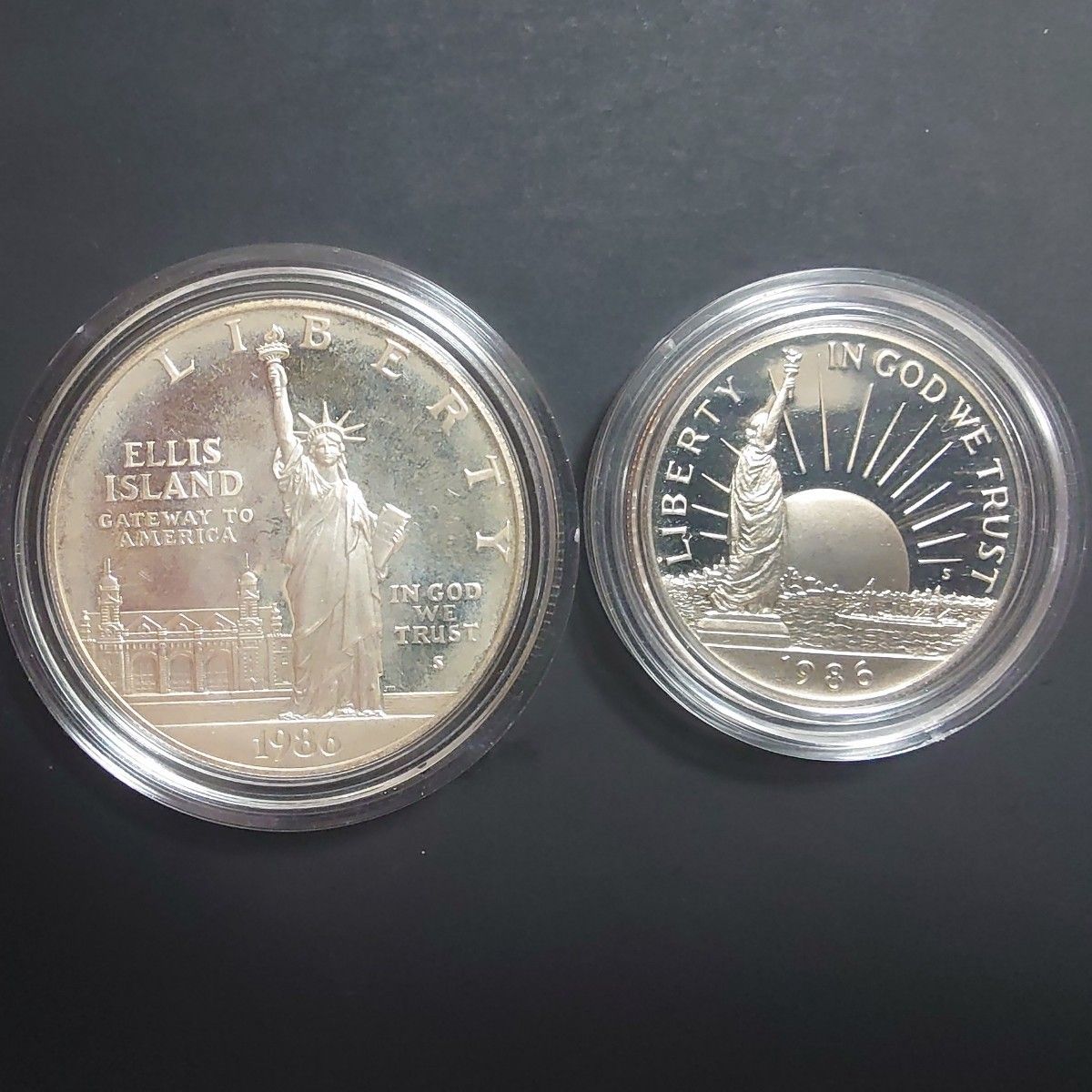 1986年アメリカ銀貨 自由の女神 リバティ1ドル記念銀貨＋ハーフダラー