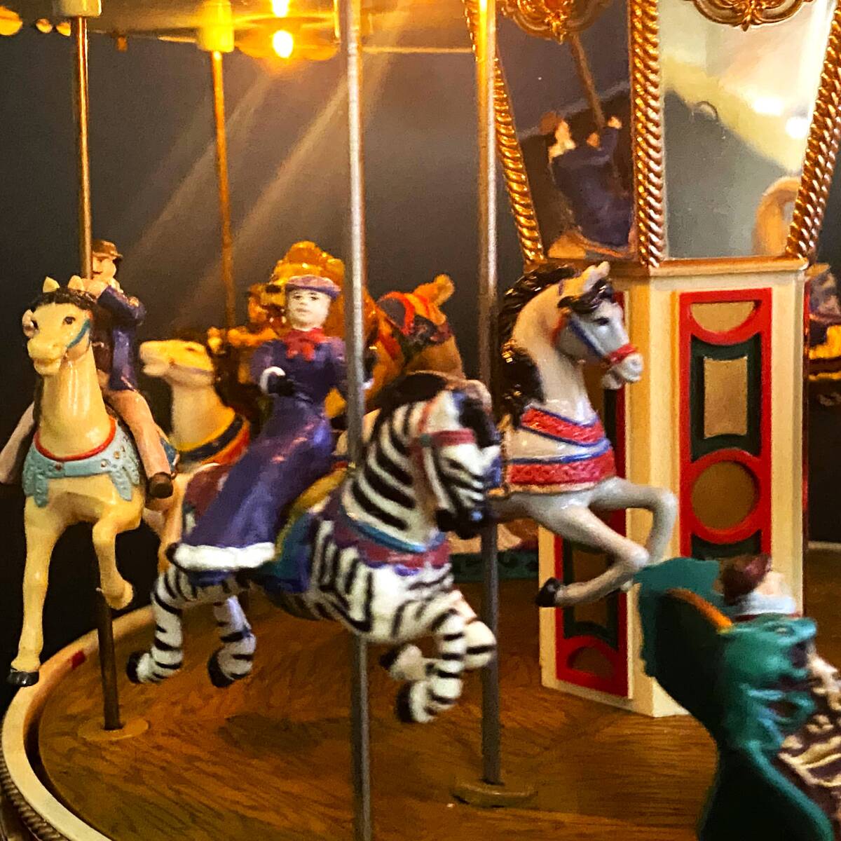 レア】ミスタークリスマス メリーゴーランド オルゴール カルーセル
