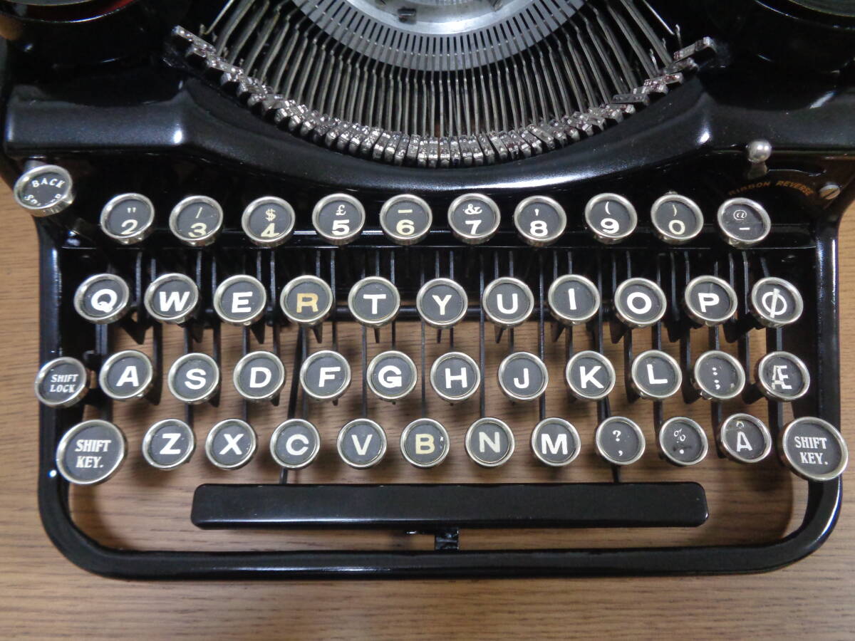 実働品 UNDERWOOD STANDARD PORTABLE FOUR BANK アンダーウッドタイプ