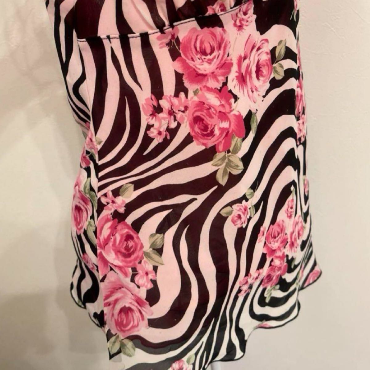 新品】武藤静香ちゃん着用ゼブラ薔薇柄セクシートップス希少ギャル服MA
