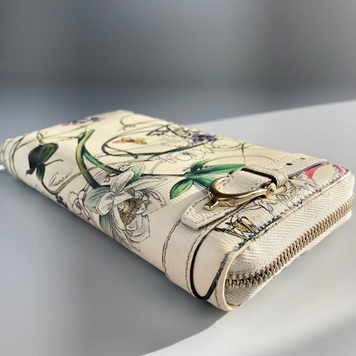 GUCCI グッチ 長財布 ラウンドファスナー フローラ 花柄 レディース