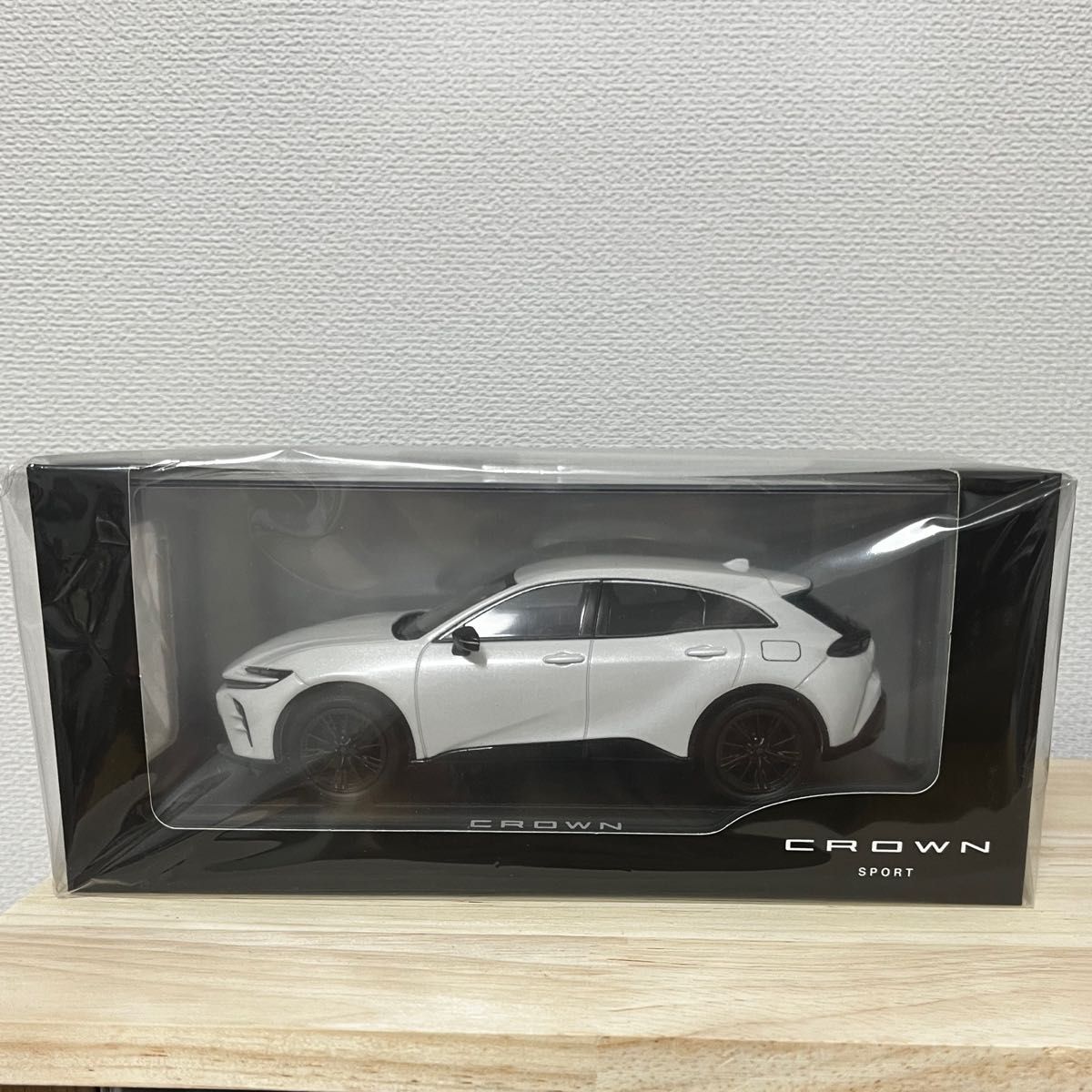 トヨタ カラーサンプル 新型 クラウンスポーツ PHEV 1/30 ミニカー