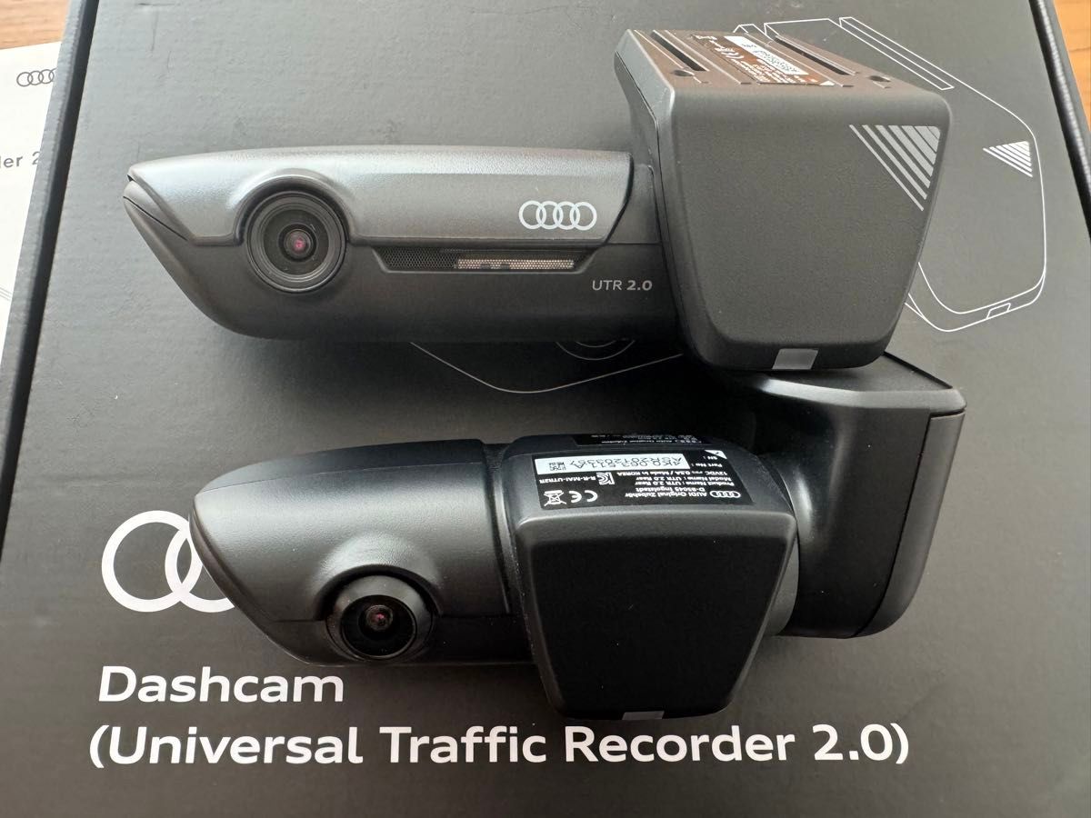 AudiユニバーサルトラフィックレコーダーUTR2 0前後セットアウディ純正