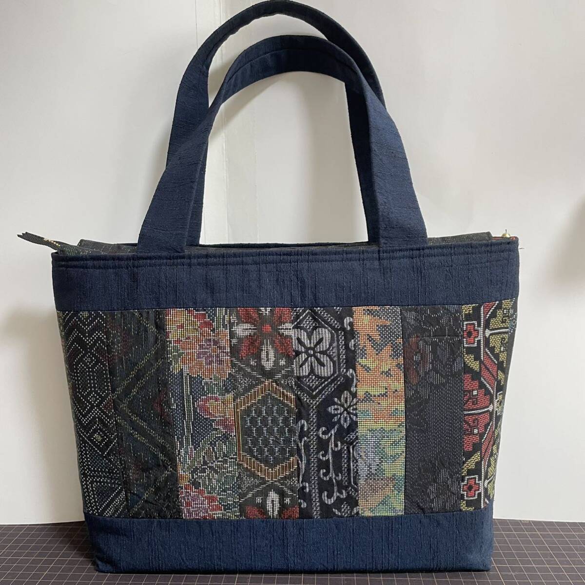 トートバッグ ハンドメイド 縦25㎝ ×横38㎝×マチ8㎝ 正絹 大島紬