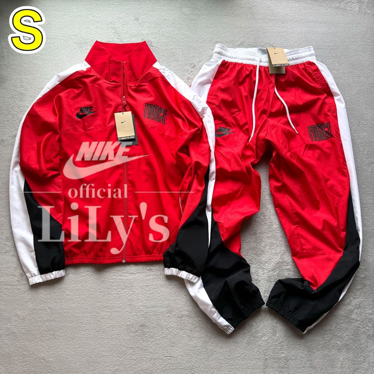 新品 NIKE上下セットアップ Sサイズ ナイロン 送料込み ナイキ 赤