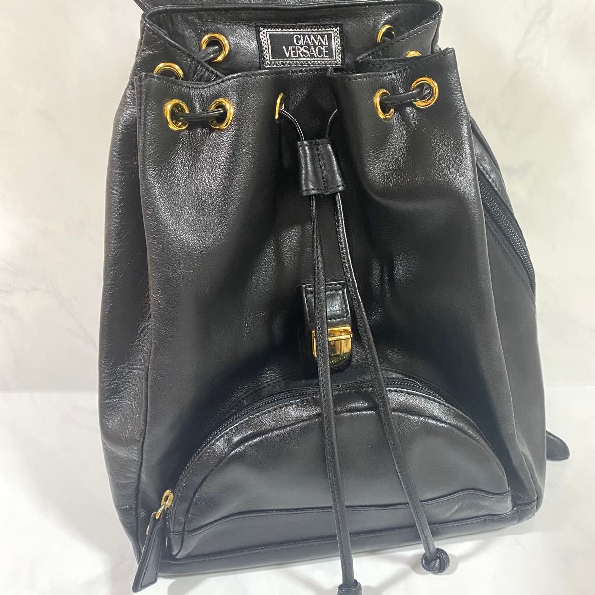 極美品】VERSACE レザー リュック サンバースト 本革 ブラック 黒