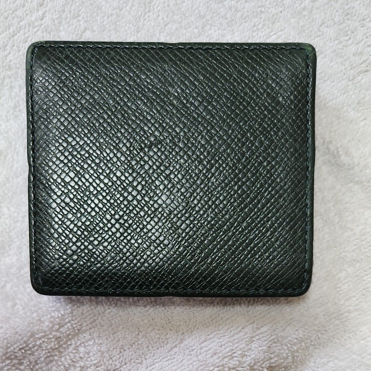 ルイヴィトン タイガ 二つ折り LOUIS VUITTON カードケース 長財布