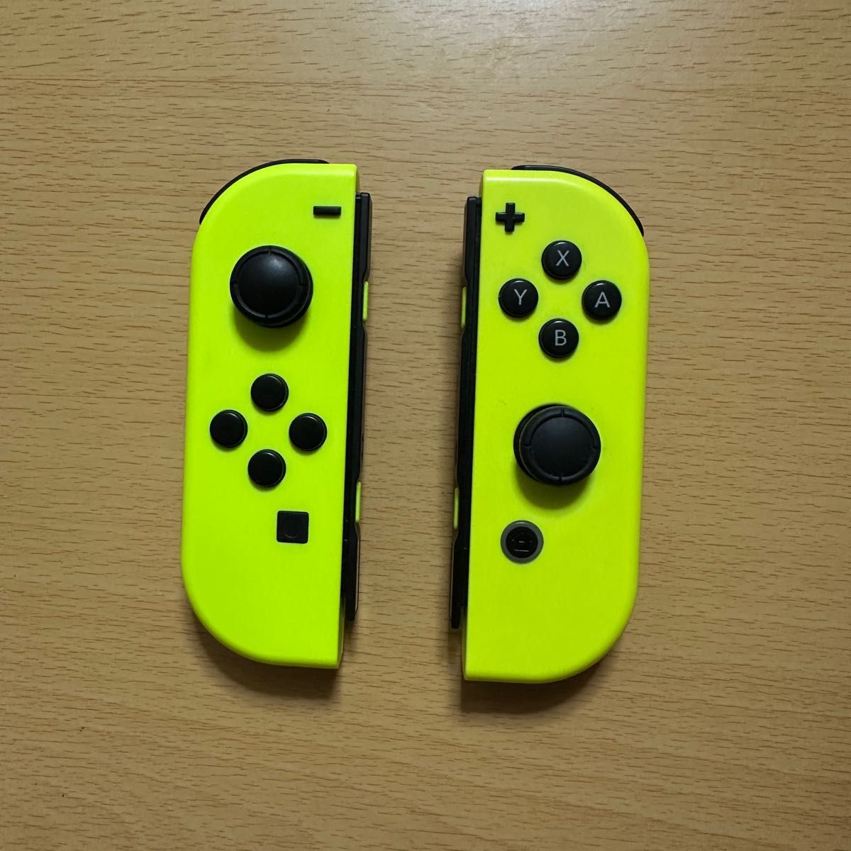 Nintendo Switch Joy-Con(L)/(R)ネオンイエロー 純正ストラップ付 箱付