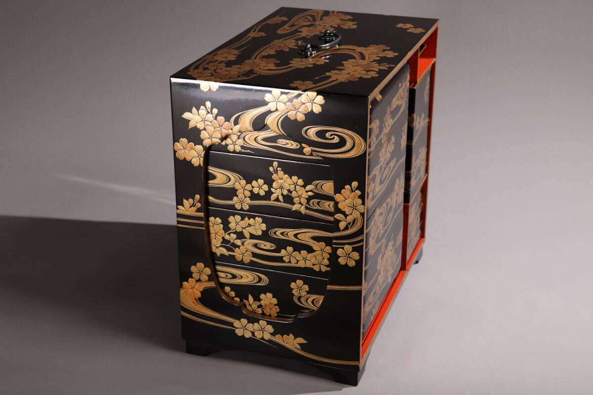 MA168 時代物 流水桜金蒔絵 野弁当一式 堤重 木箱 黒塗 内朱塗 梨地