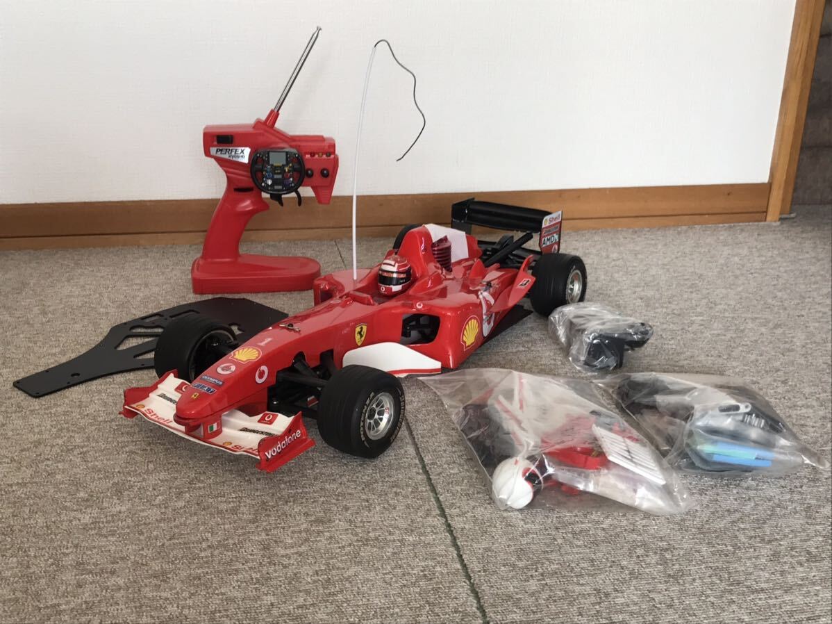 送料無料 1/8 京商 フェラーリ F2004 フォーミュラカー エンジンカー