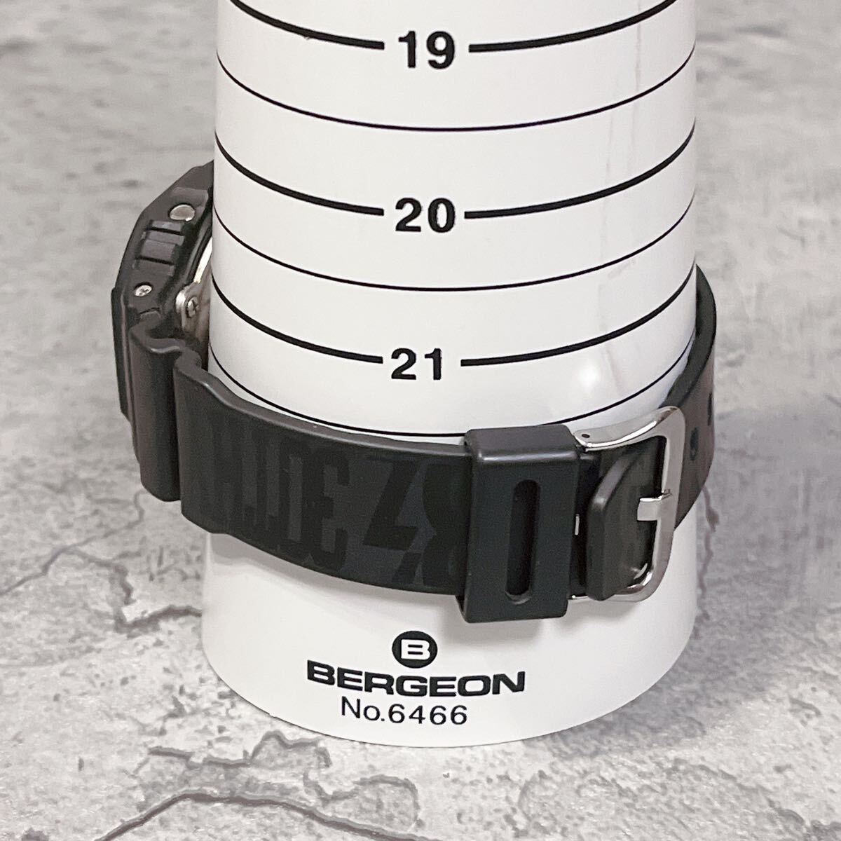Yahoo!オークション - 希少 美品 B'z ビーズ 30周年限定 G-SHOCK DW-56