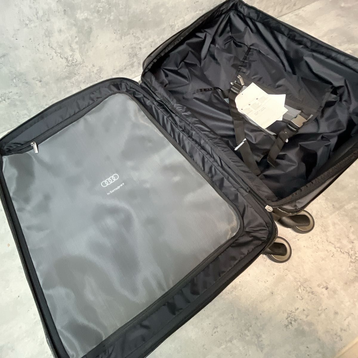 未使用 サムソナイト Samsonite audi アウディ スーツケース 希少 レア