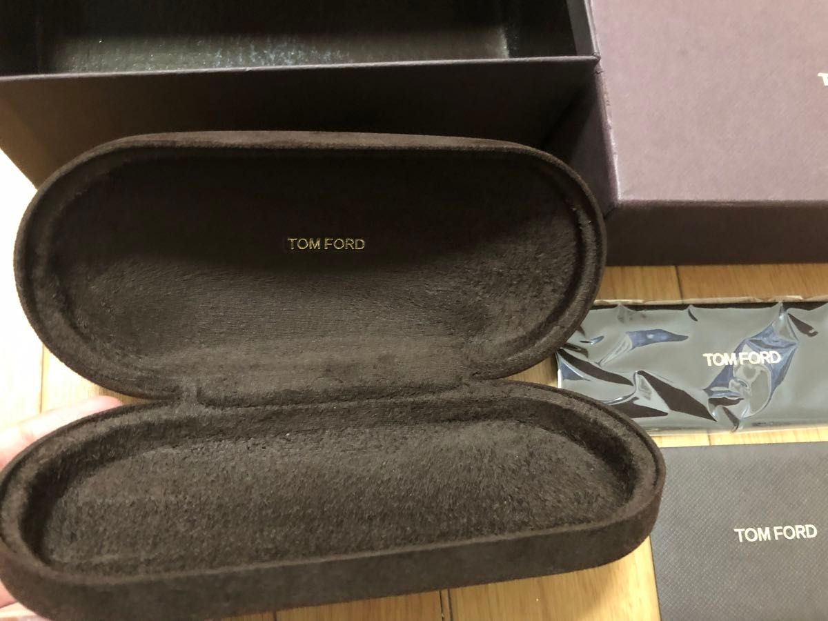 トムフォード TOMFORD メガネケース サングラスケース クロス｜Yahoo