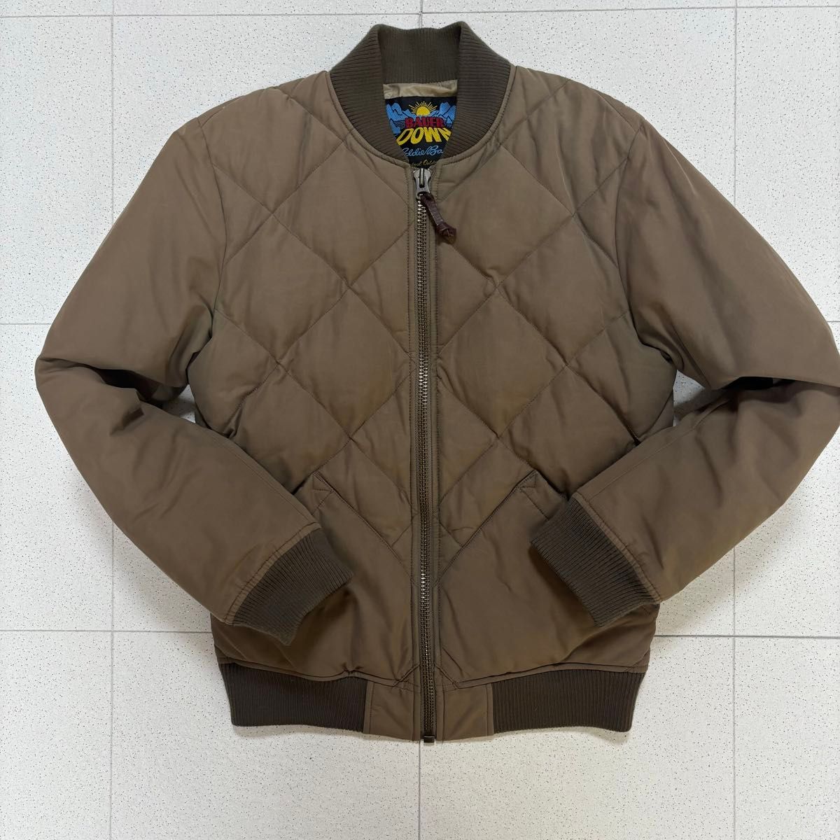 Eddie Bauer スカイライナー 日の出タグ 復刻 カーキ xs キルティング