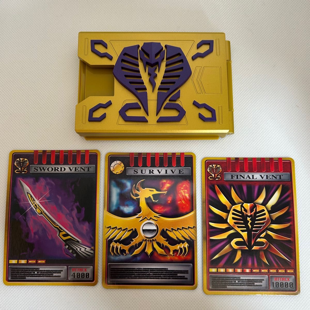 新品未使用】仮面ライダー龍騎 王蛇 サバイブ カードデッキ Vドラグ