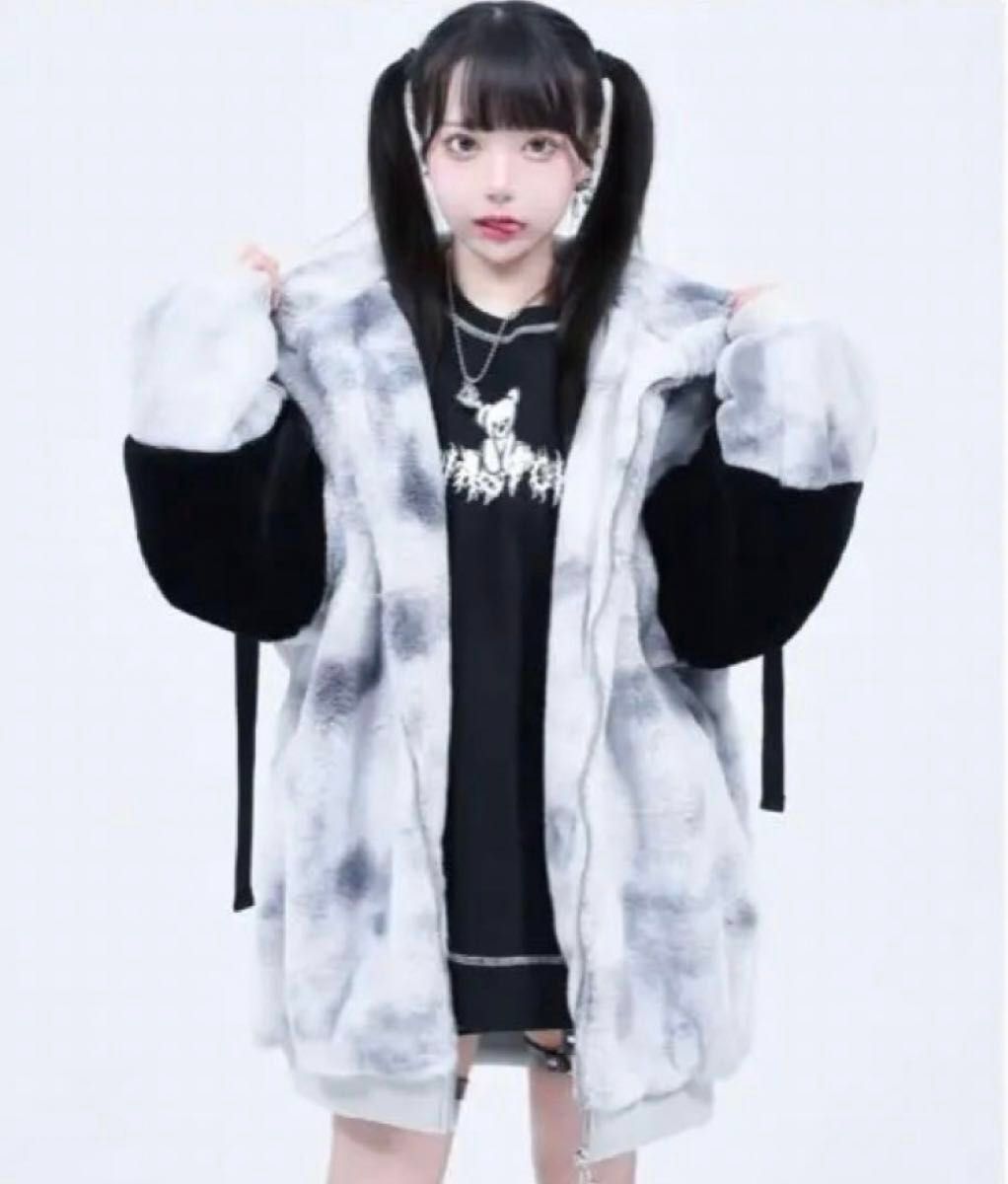 美品】travas tokyo トラバストーキョー ファー パーカー ブルゾン F