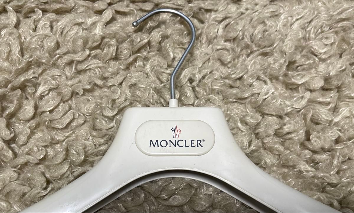 今日だけ早い者勝ち 正規非売品 モンクレールMONCLER レディースダウン