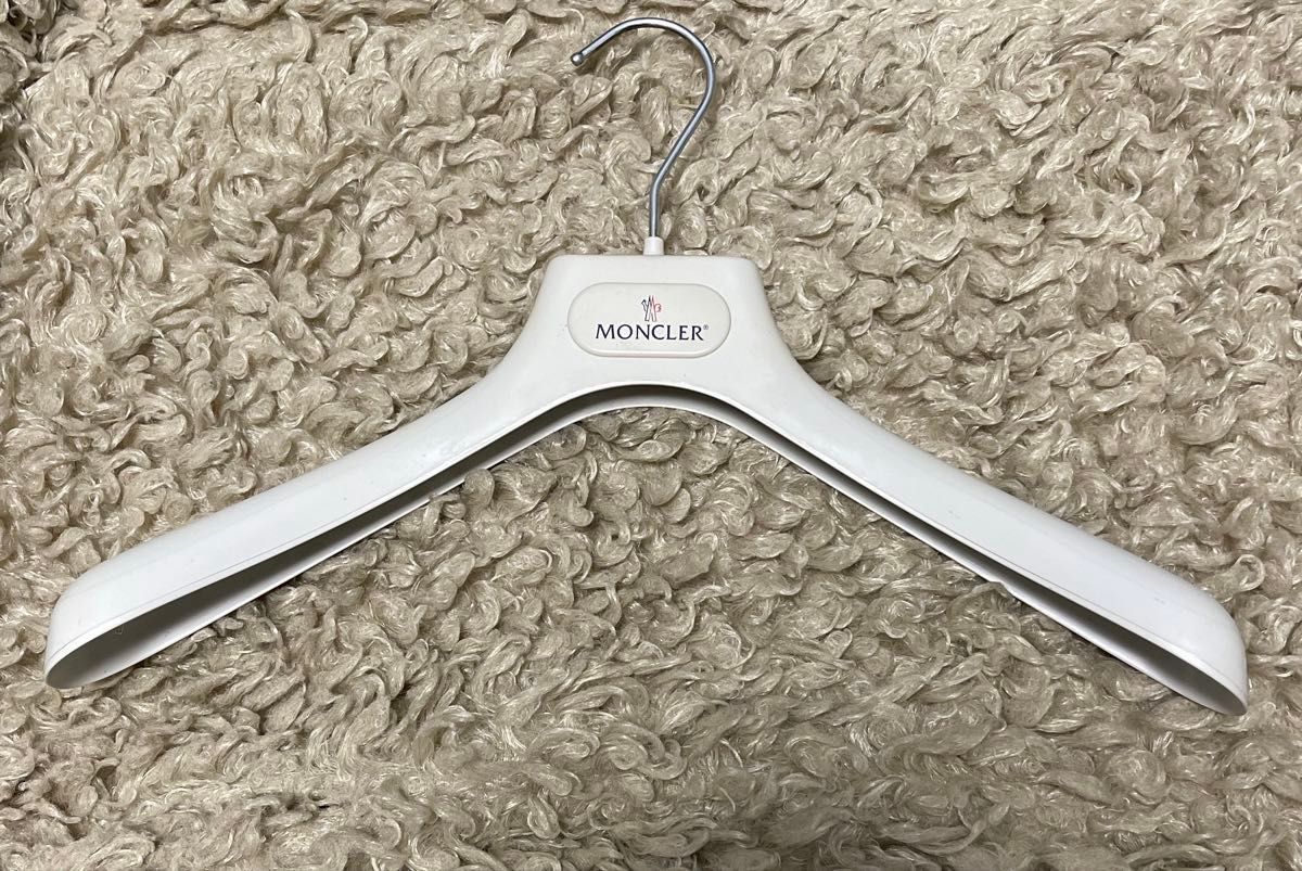 今日だけ早い者勝ち 正規非売品 モンクレールMONCLER レディースダウン