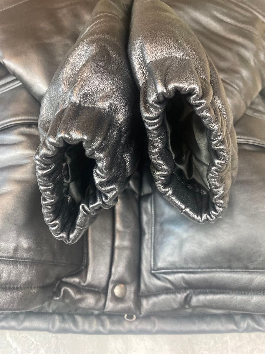 美品】AVIREX レザー ダウンジャケット 黒 M 本革 羊革 ブラック