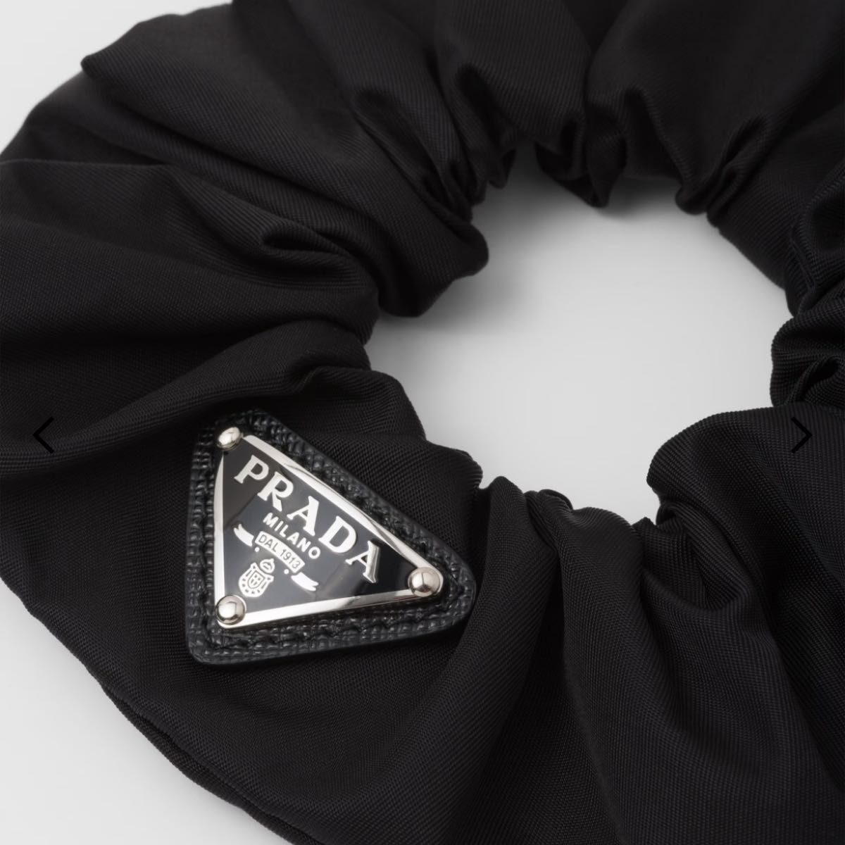 正規品 PRADA プラダ シュシュ 黒 ブラック Re-Nylon｜Yahoo!フリマ