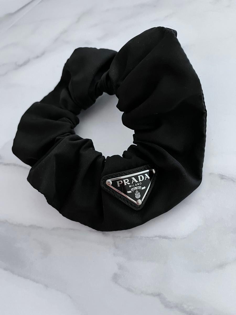 正規品 PRADA プラダ シュシュ 黒 ブラック Re-Nylon｜Yahoo!フリマ