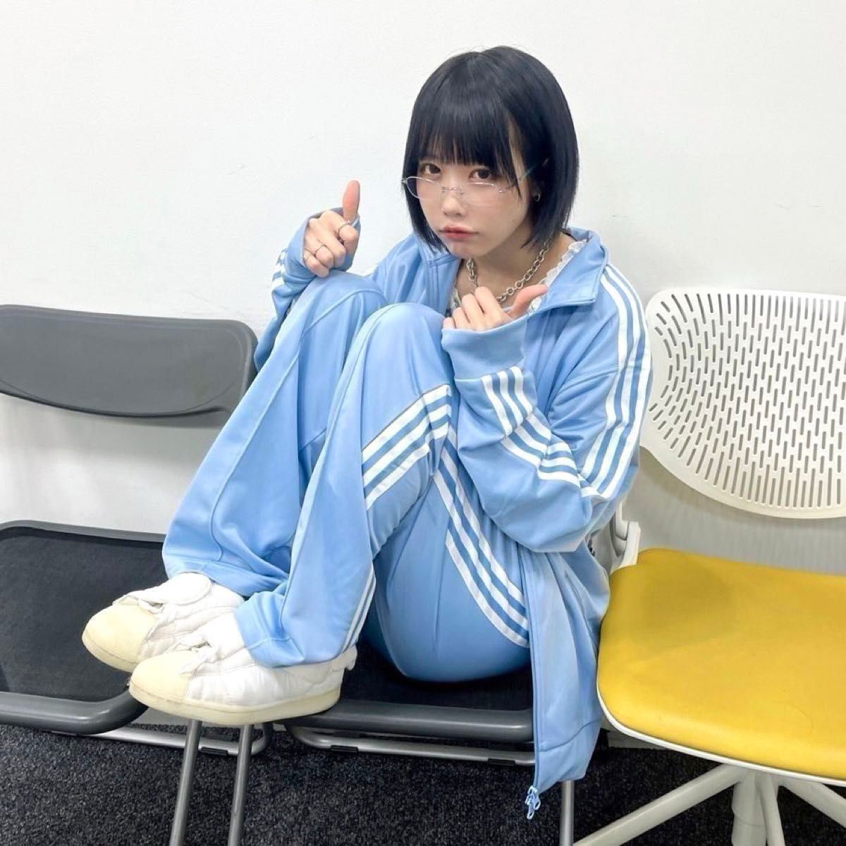 新品adidasあのちゃん着用SNIDELベッケンバウアートラックパンツM水色