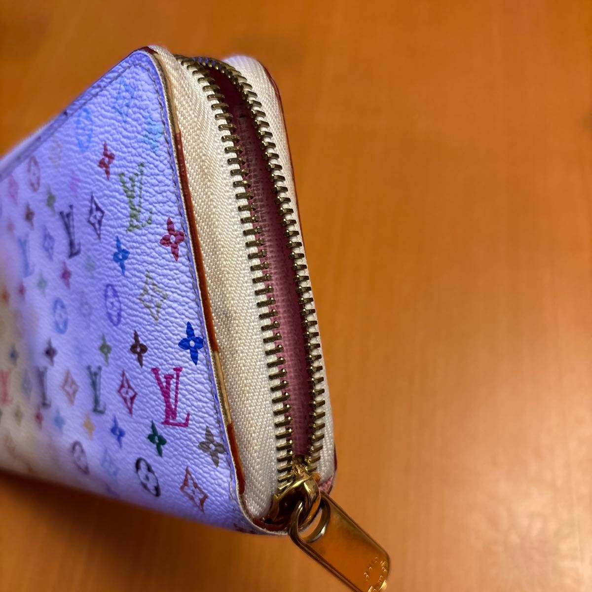 ルイ・ヴィトン LOUIS VUITTON マルチカラー白 ラウンドファスナー長