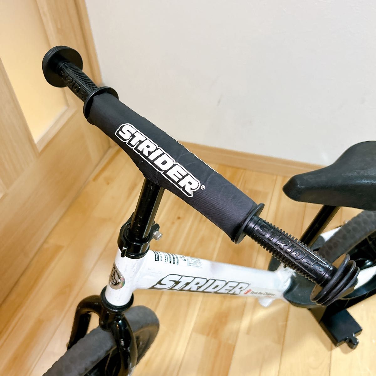 正規品】STRIDER 12インチ ホワイト（ストライダー スポーツモデル