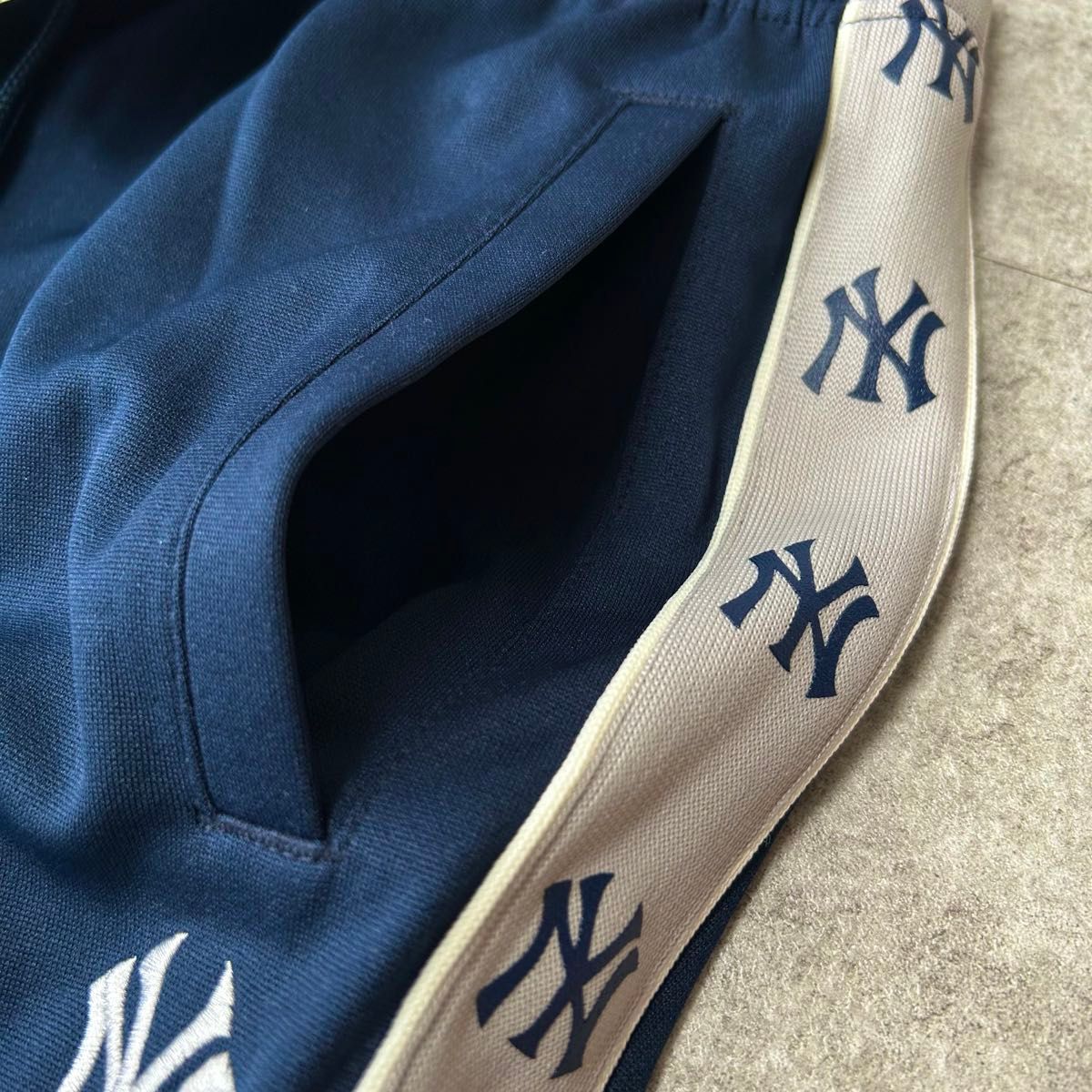 希少【LL】MLB ニューヨーク・ヤンキース トラックジャケット&パンツ