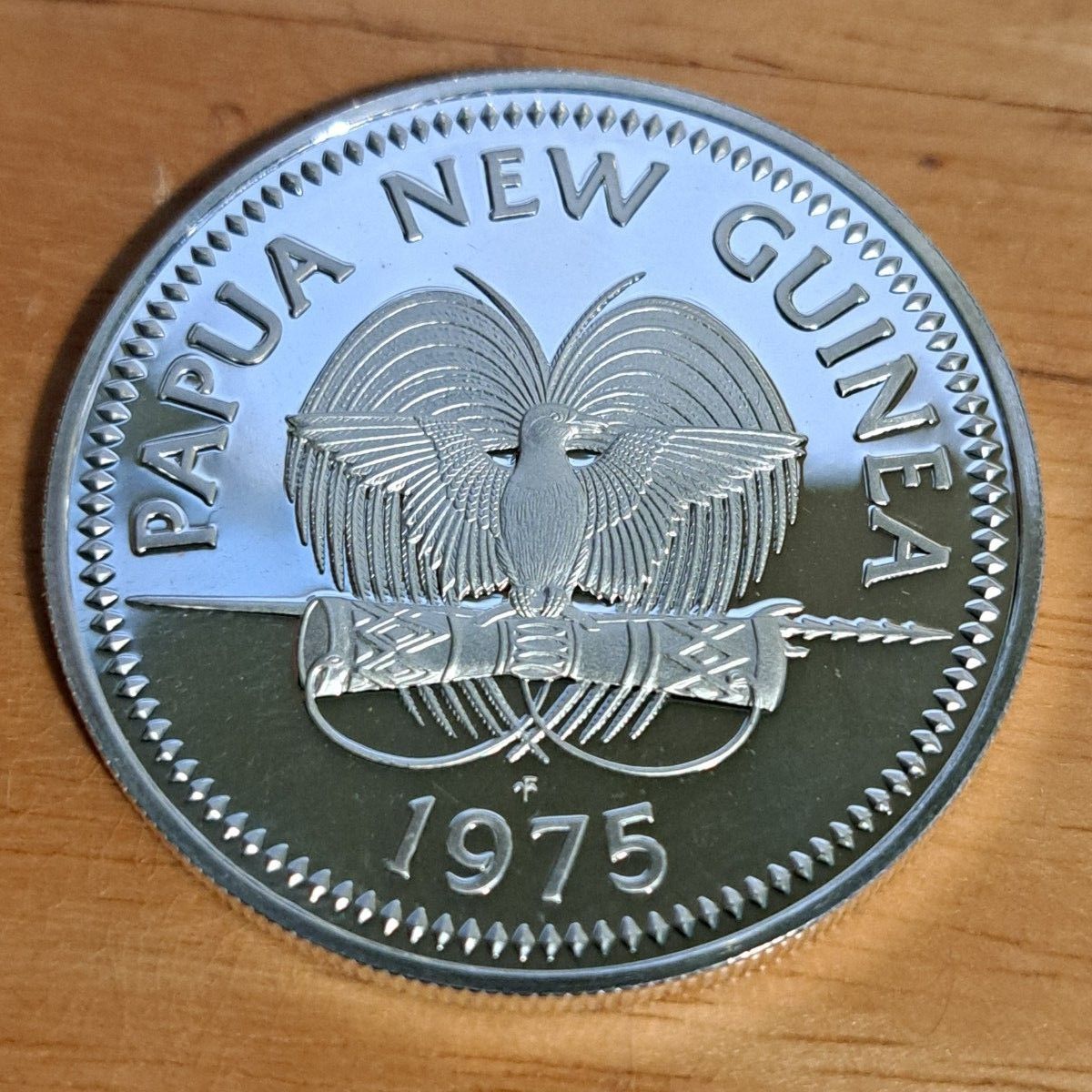 1975年パプアニューギニア5キナ銀貨 品位SV500 27㌘ ミント出し