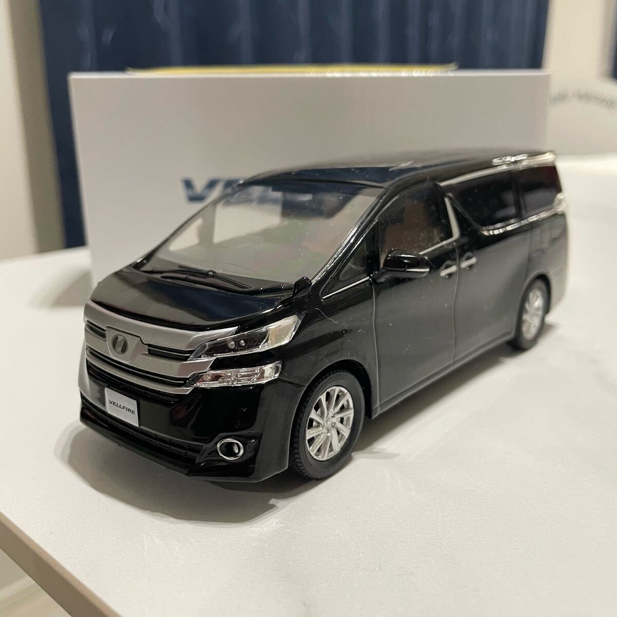 Yahoo!オークション - 送料無料 非売品 ミニカー 1/30 トヨタ 30 ヴェ