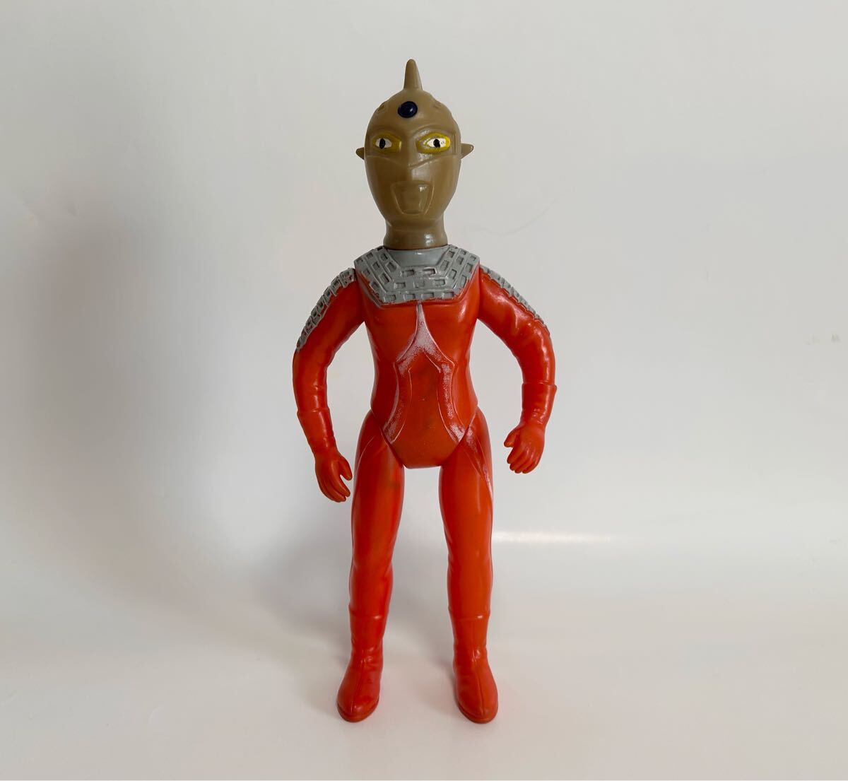 Yahoo!オークション - マルサン 当時物 ウルトラセブン ソフビ スタン