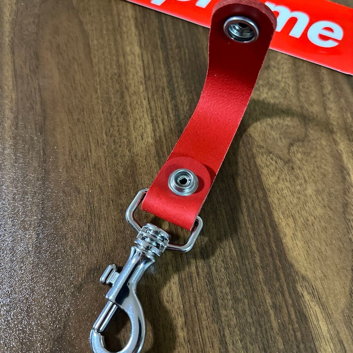 Supreme キーホルダー レッド レザーキーホルダー ロゴ イタリア製