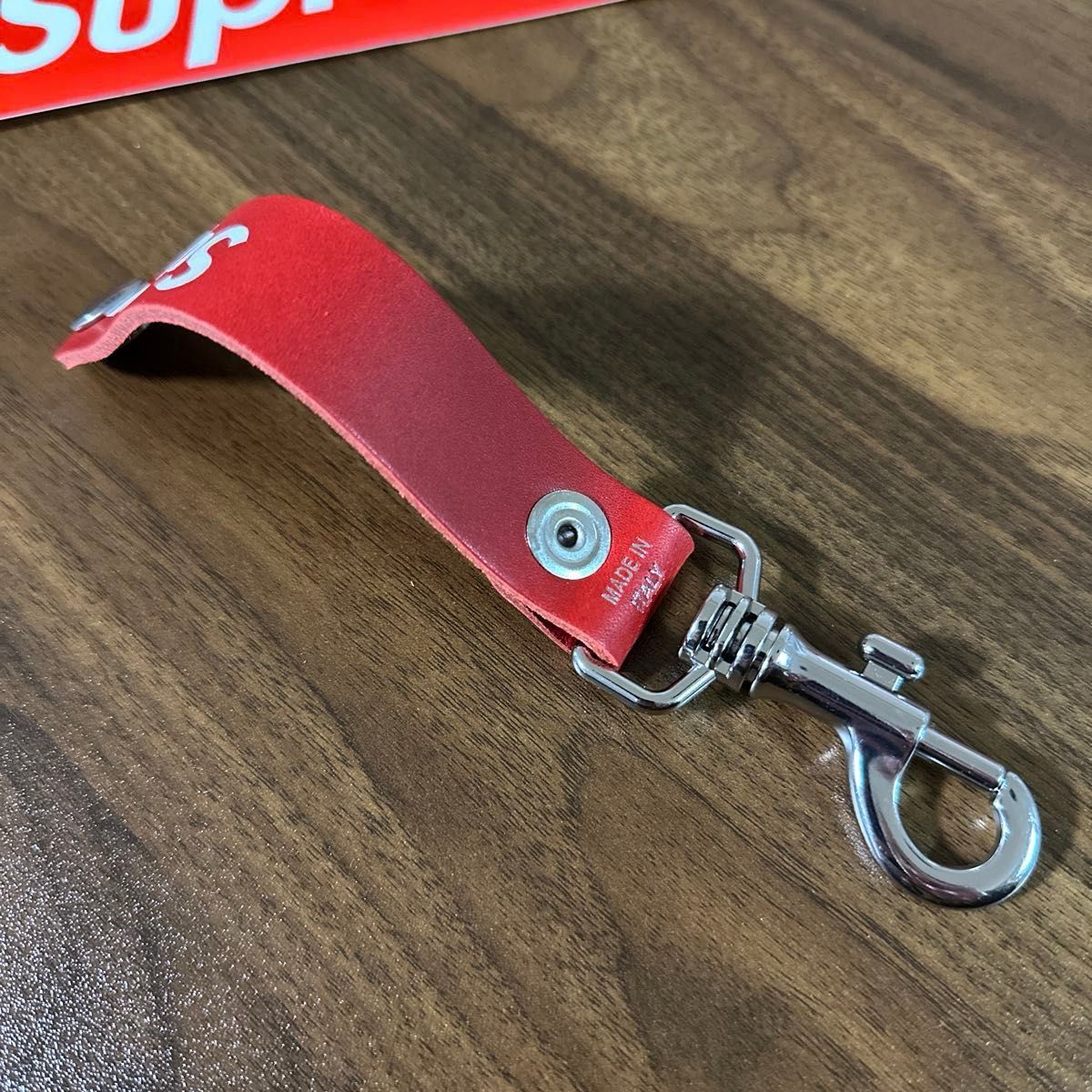 Supreme キーホルダー レッド レザーキーホルダー ロゴ イタリア製