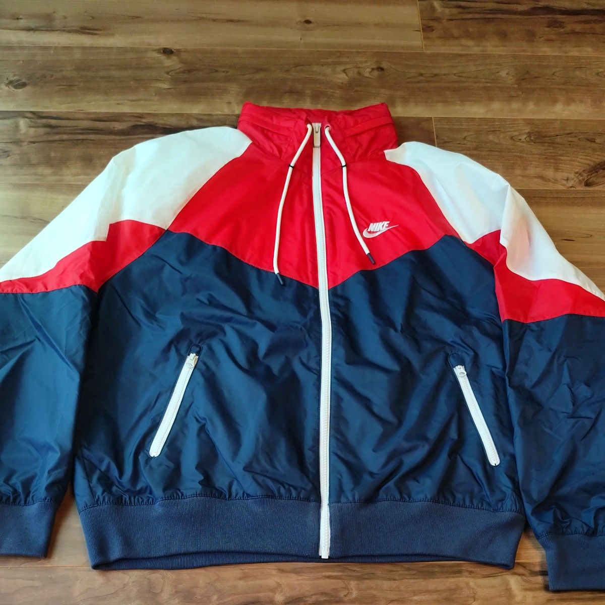 値下 12 800→10 800 NIKE ナイロンジャケット Lベイビーわるきゅーれ