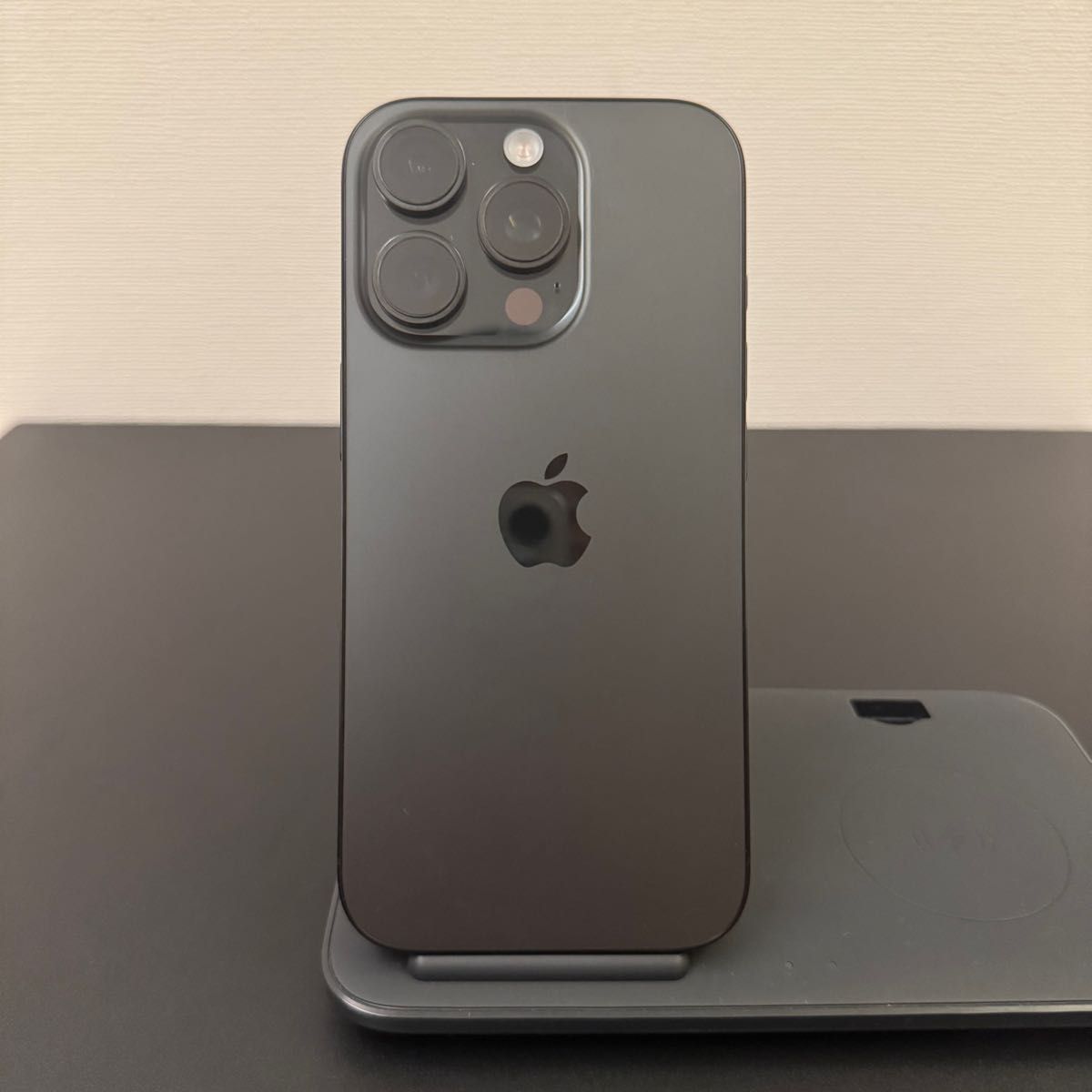 極美品 Apple iPhone 16 Pro 256GB SIMフリー ブラックチタニウム