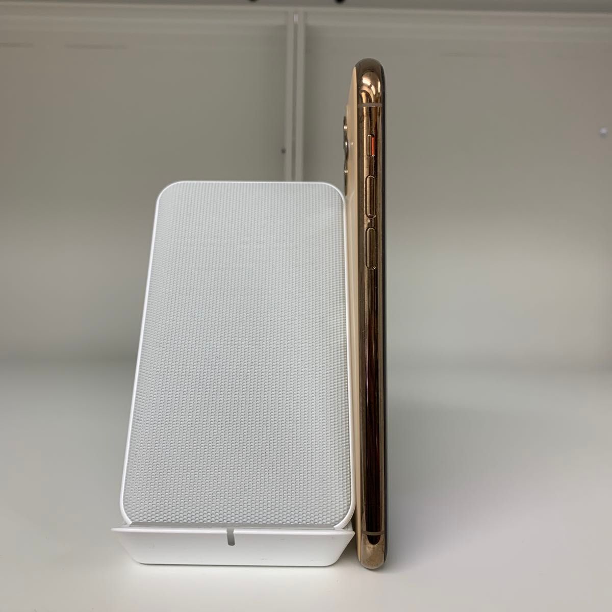 中古・iPhone 11 pro 256gb SIMロック解除済み SIMフリー Apple