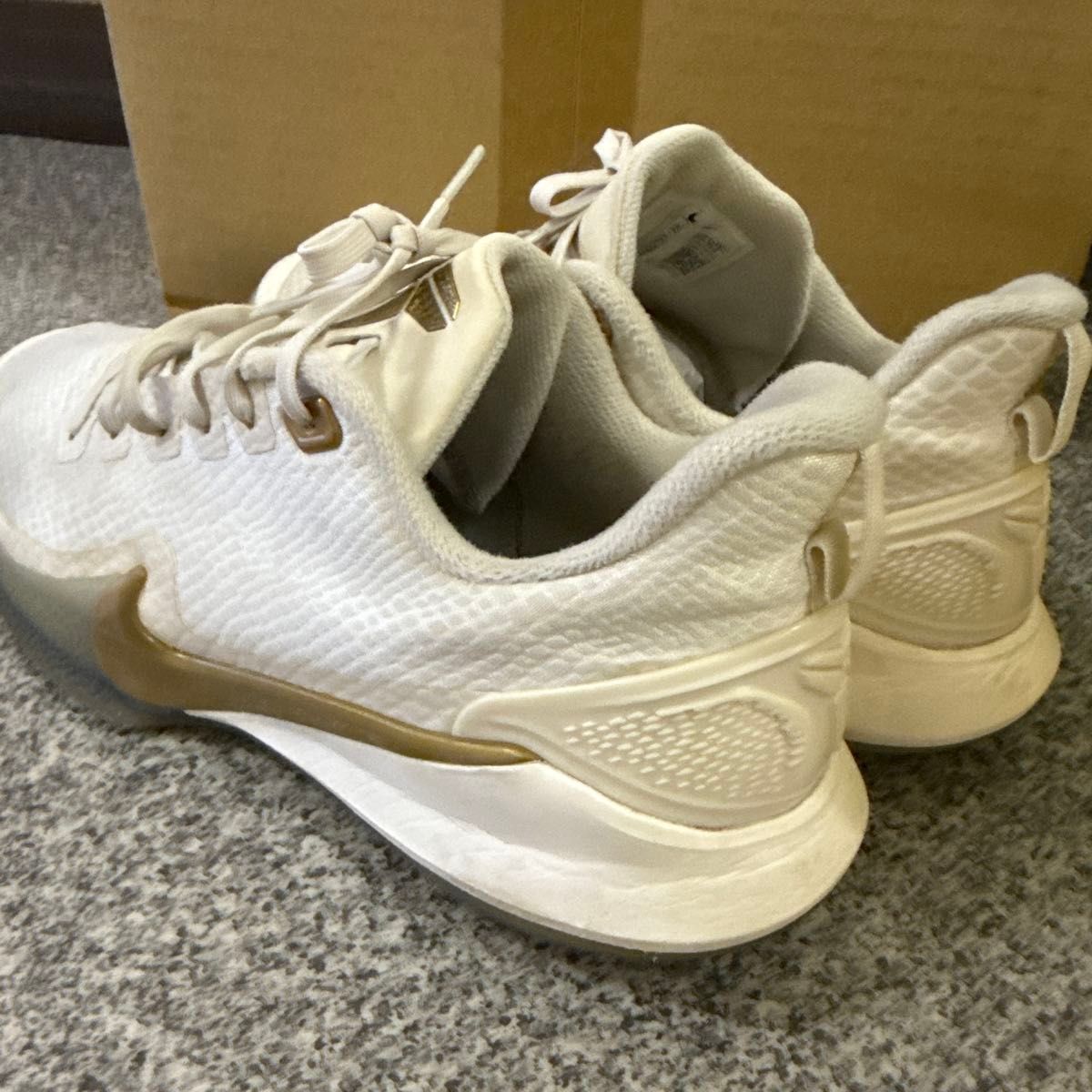 NIKE KOBE マンバフォーカス 29 5 白金 バスケットシューズ｜Yahoo