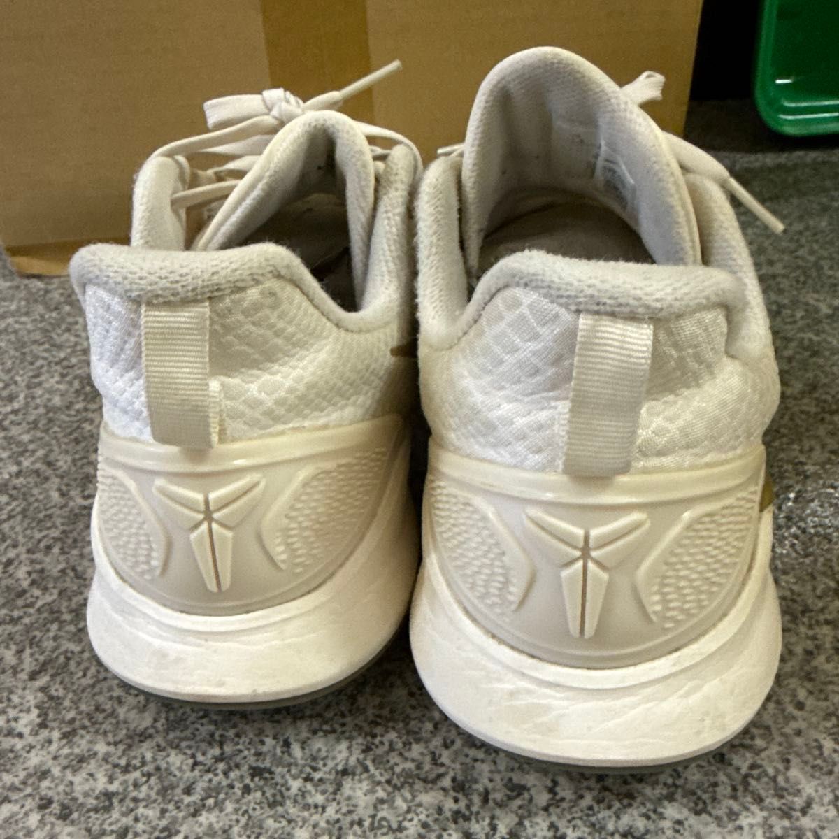 NIKE KOBE マンバフォーカス 29 5 白金 バスケットシューズ｜Yahoo