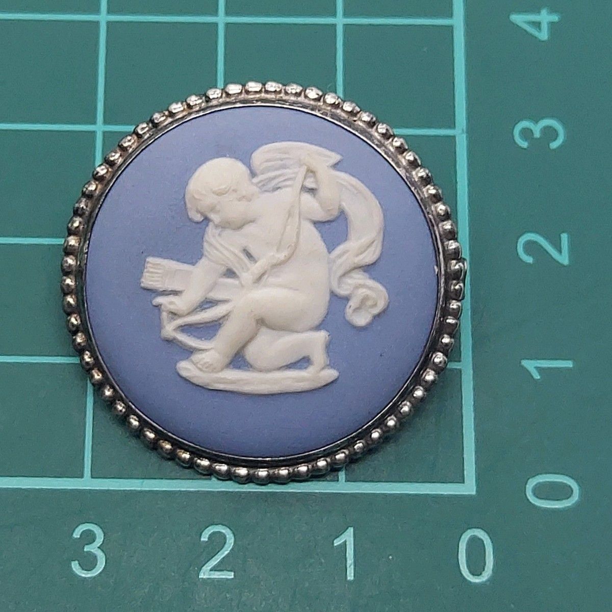 ウェッジウッド ブローチ ジャスパー 丸型 英国ヴィンテージ wedgwood