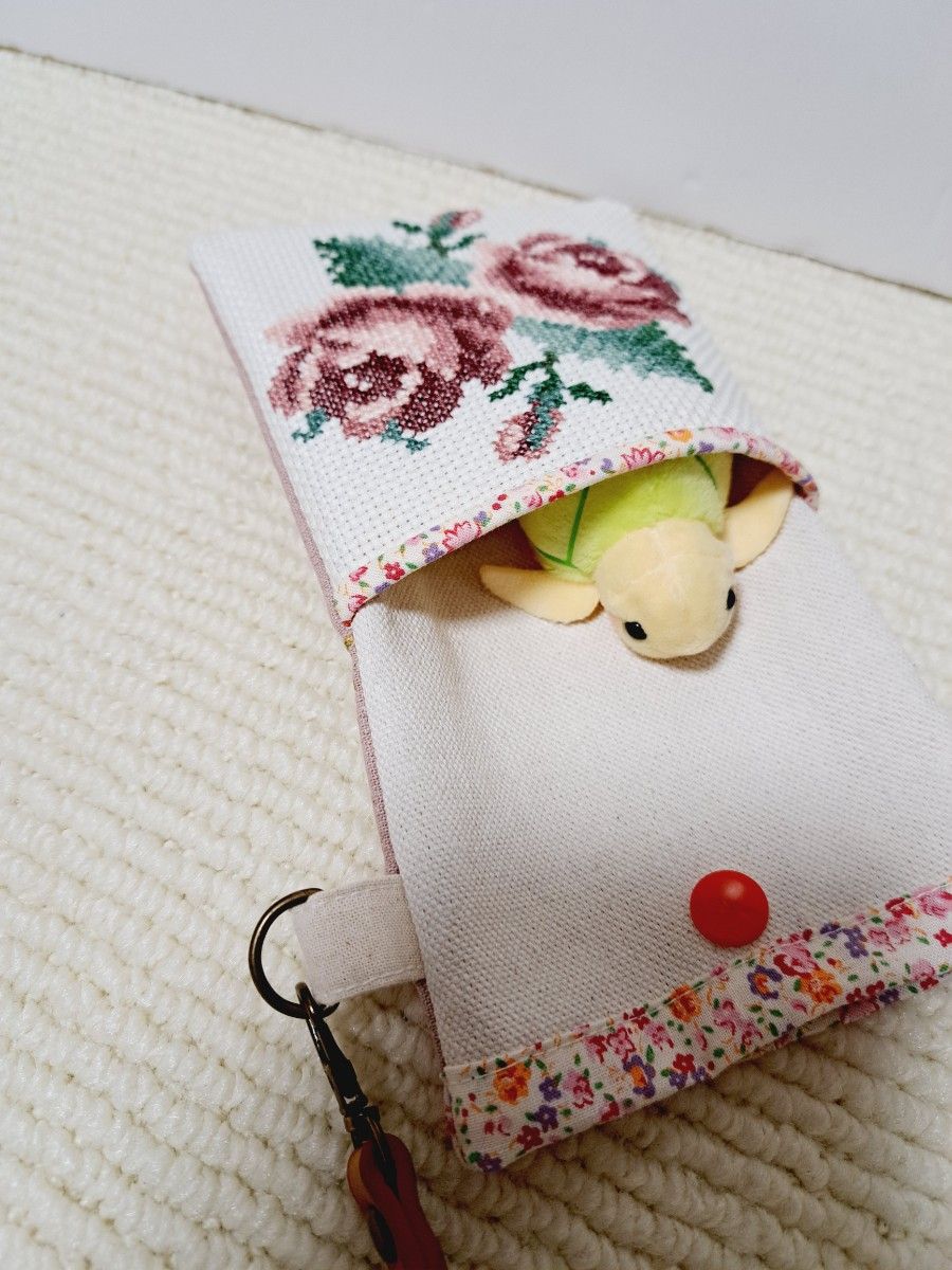 ハンドメイド ポーチ クロスステッチ 刺繍 薔薇 バッグ カバン スマホ