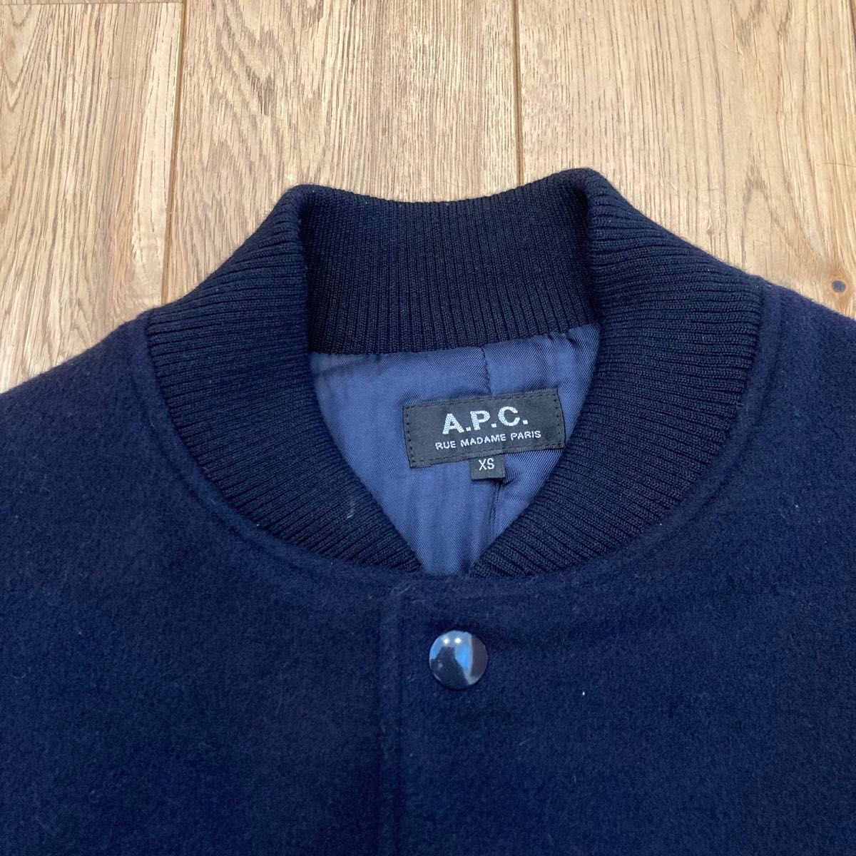 A P C アーペーセー スタジャン ブラック XS APC 牛革｜Yahoo!フリマ