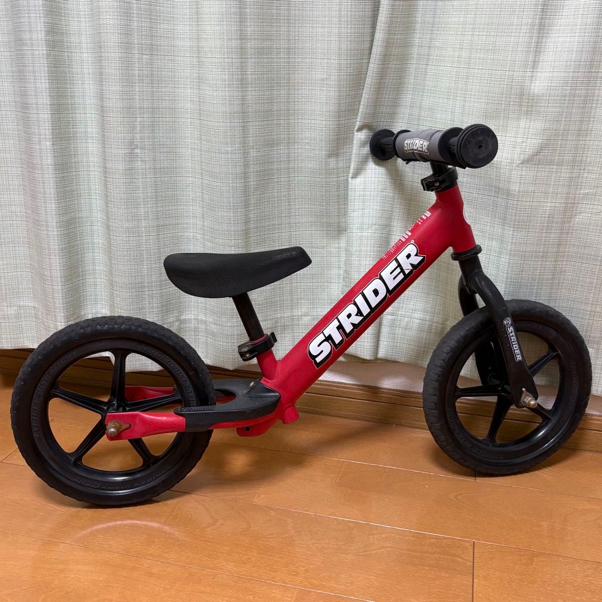 STRIDER 赤レッド」 キッズ用ランニングバイク STRIDER(ストライダー