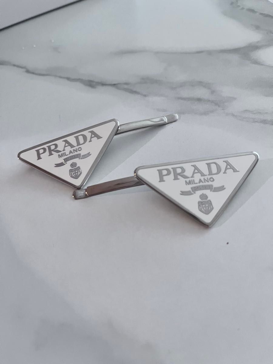 PRADA プラダ メタル ヘアピン ヘアアクセ ヘアアクセサリー ホワイト
