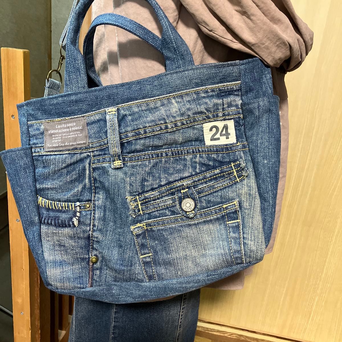 大きめデニムリメイクバック ハンドメイド ショルダーベルト付き